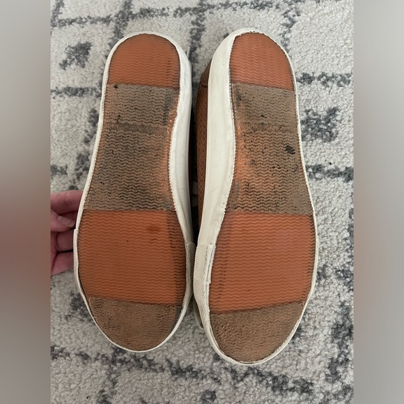 Universal Threads Sneakers - Picture 4 of 5